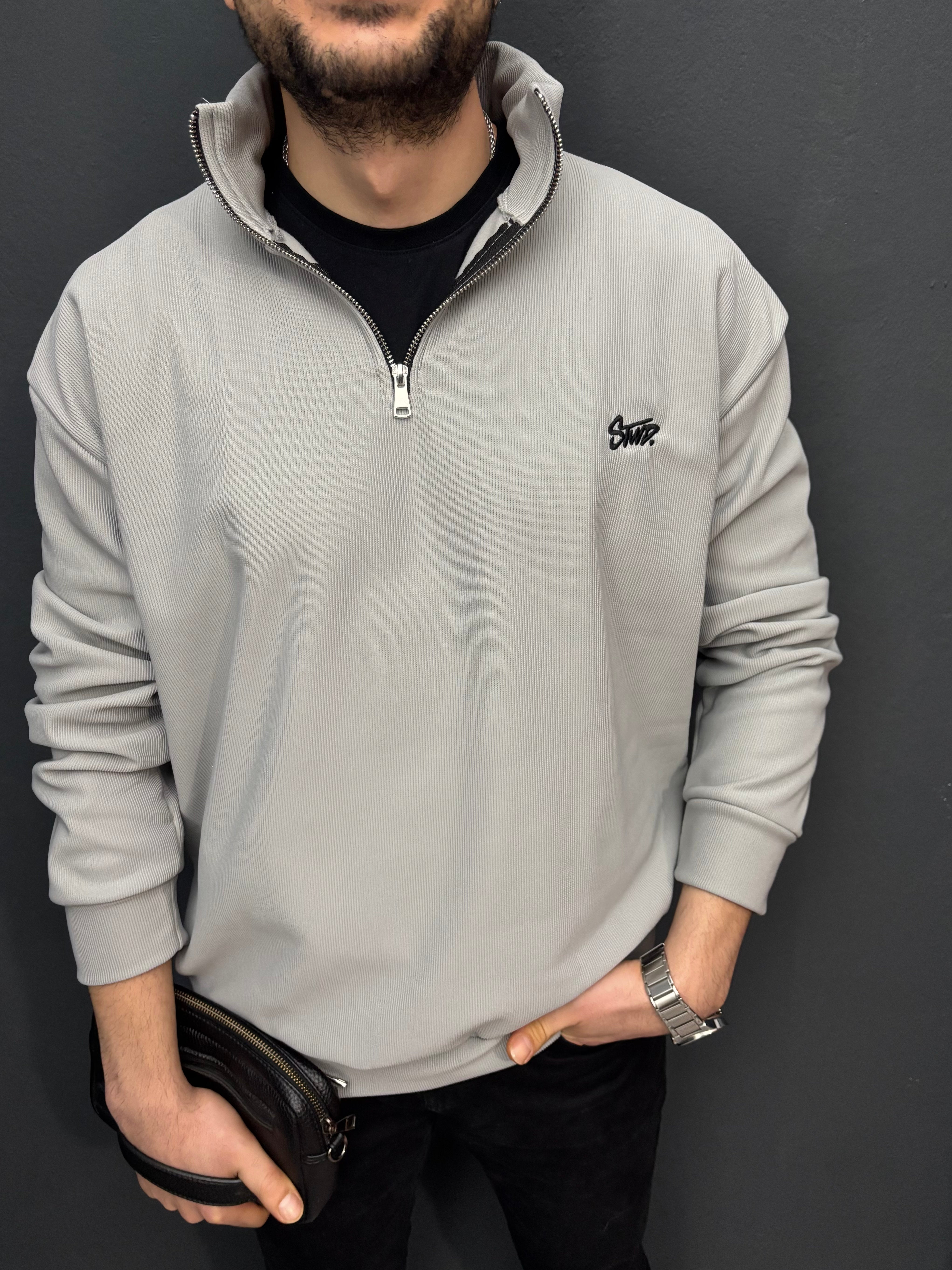 Nakış Detaylı Yarım Fermuarlı Fitilli Sweat Füme